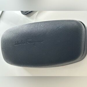 Salvatore Ferragamo glasses sunglasses case
CASE ONLY